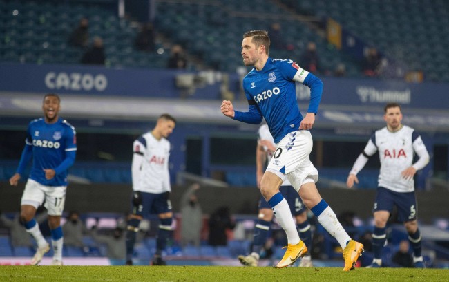 球员很多都 球员很多都